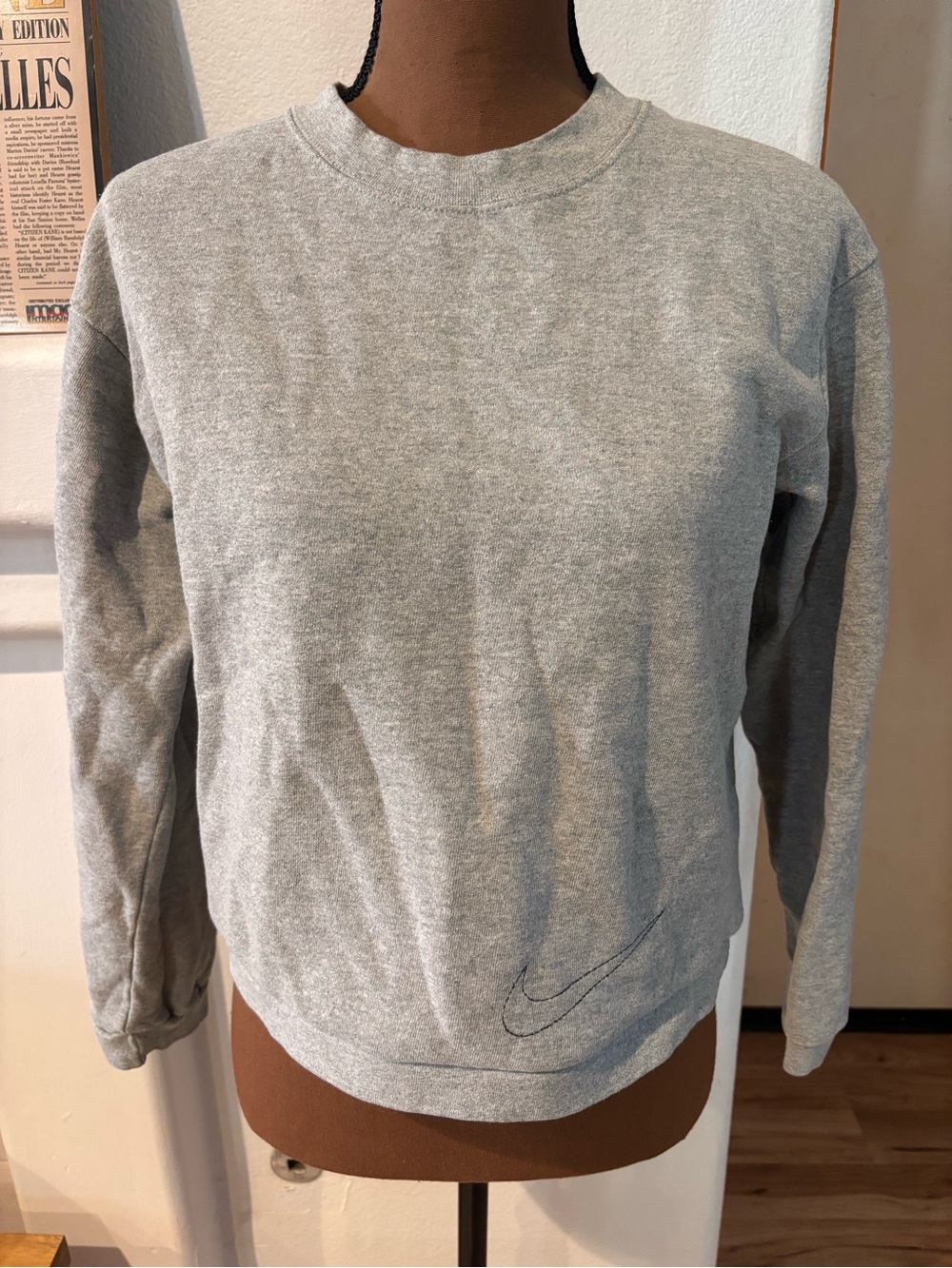 Nike Vintage Gray 90s Style Crewneck Sweatshirt with Black Label SZ M.